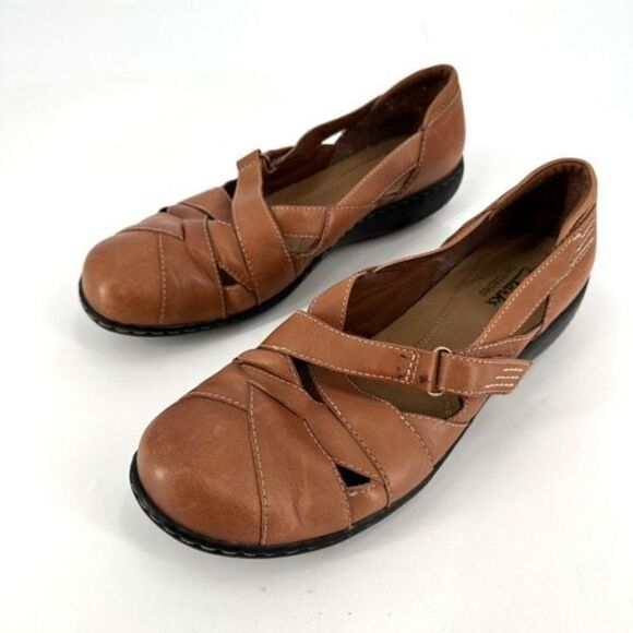Clarks Women's Leather X Strap Slip-On Bendable Flat Shoe Brown‎ Tan Size 9M - Picture 2 of 7